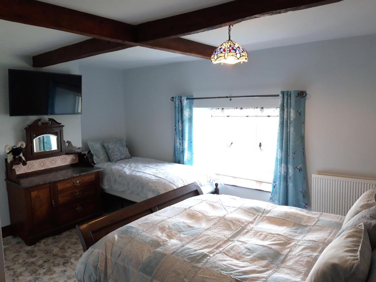 Upper Eyton Farmhouse B&B Alberbury Kültér fotó