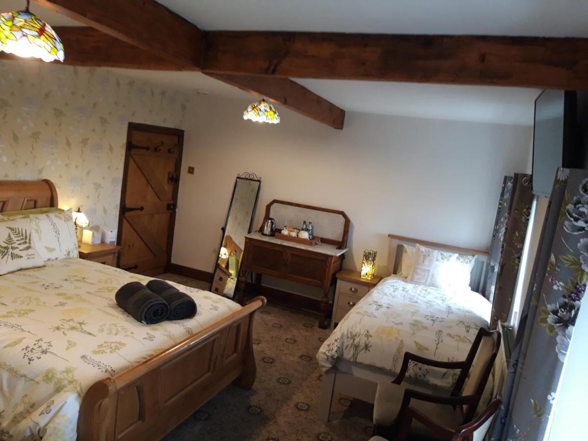Upper Eyton Farmhouse B&B Alberbury Kültér fotó