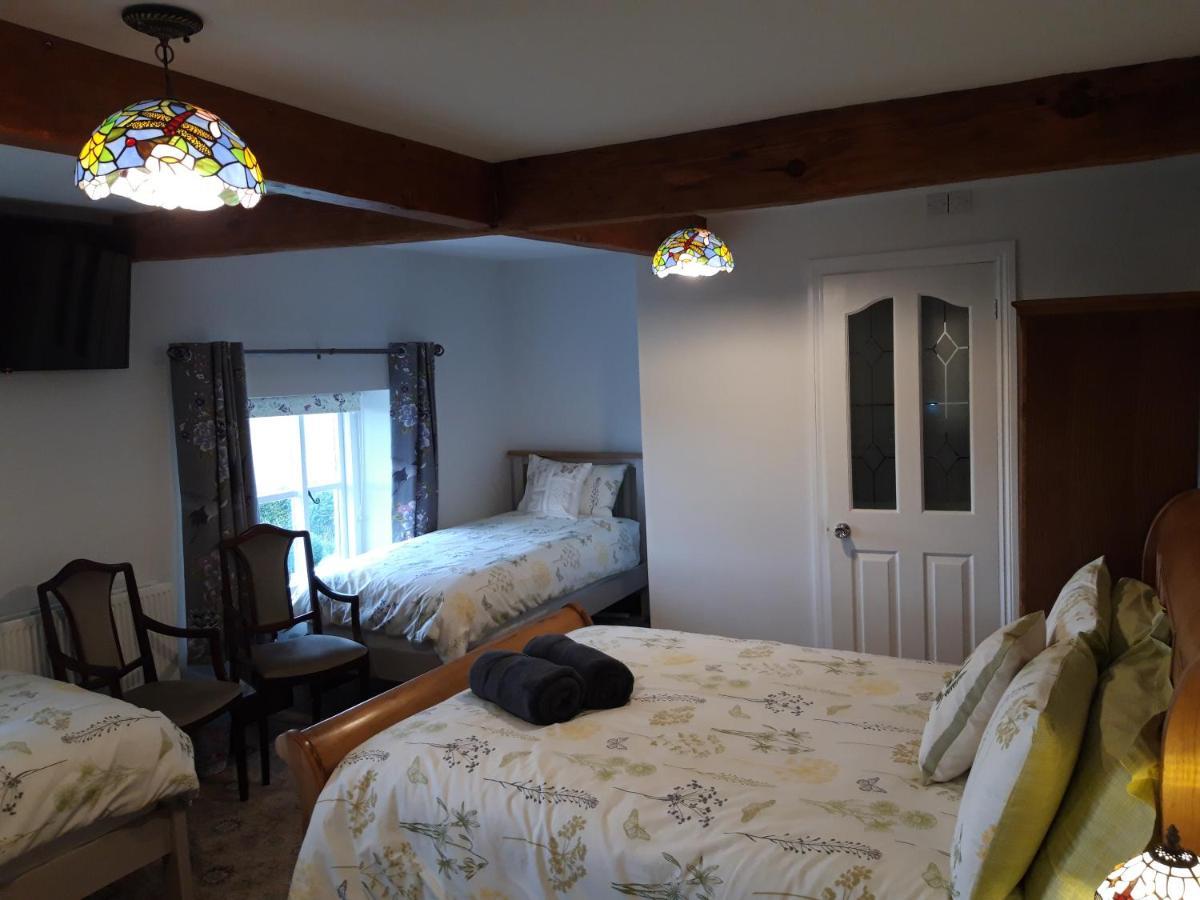 Upper Eyton Farmhouse B&B Alberbury Kültér fotó