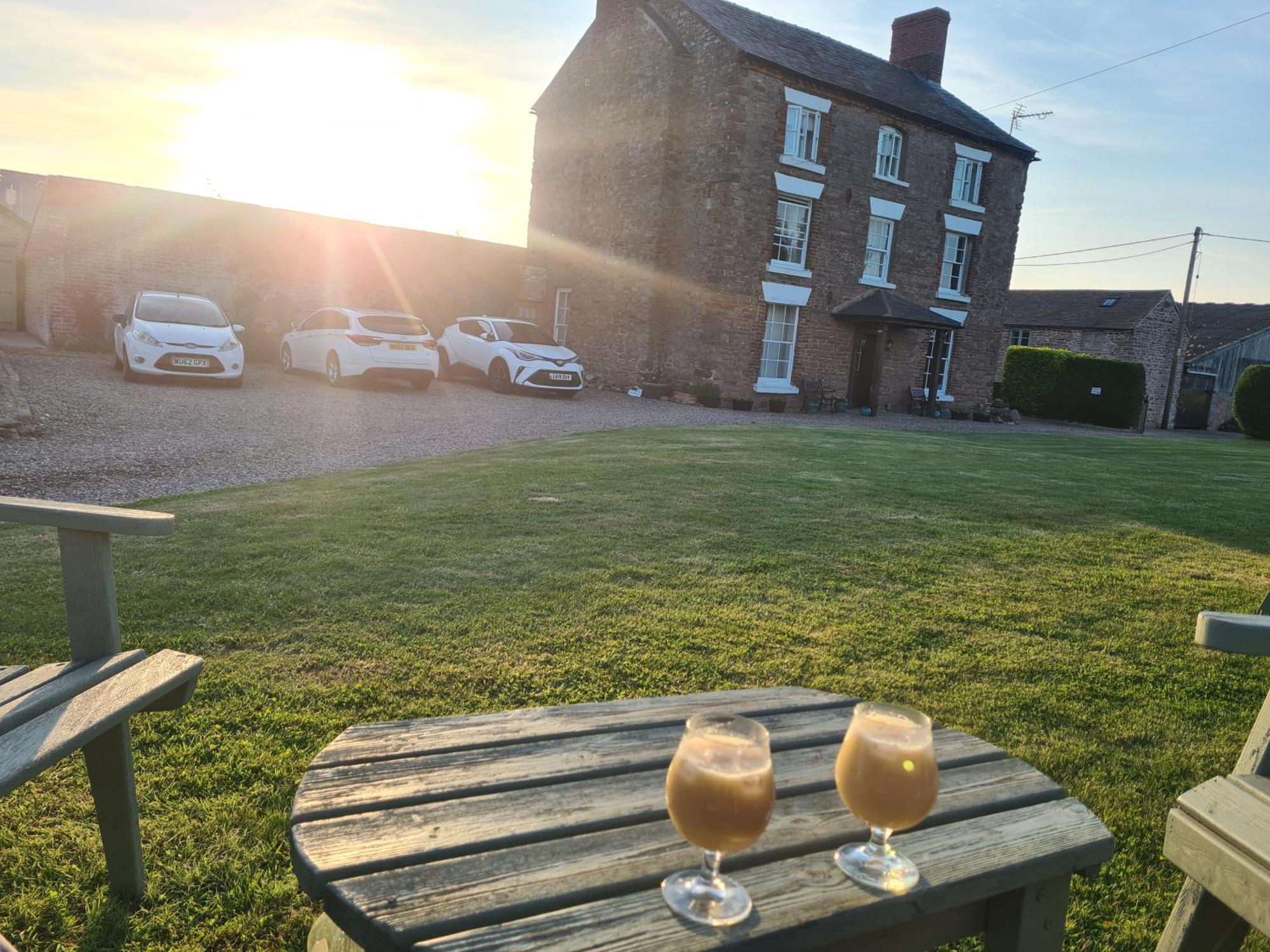 Upper Eyton Farmhouse B&B Alberbury Kültér fotó